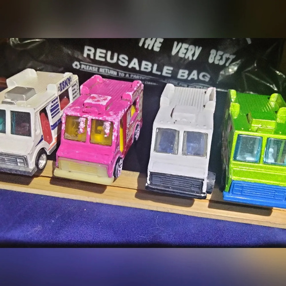 1983 Ice Cream truck collection×4 - Picture 2 of 8